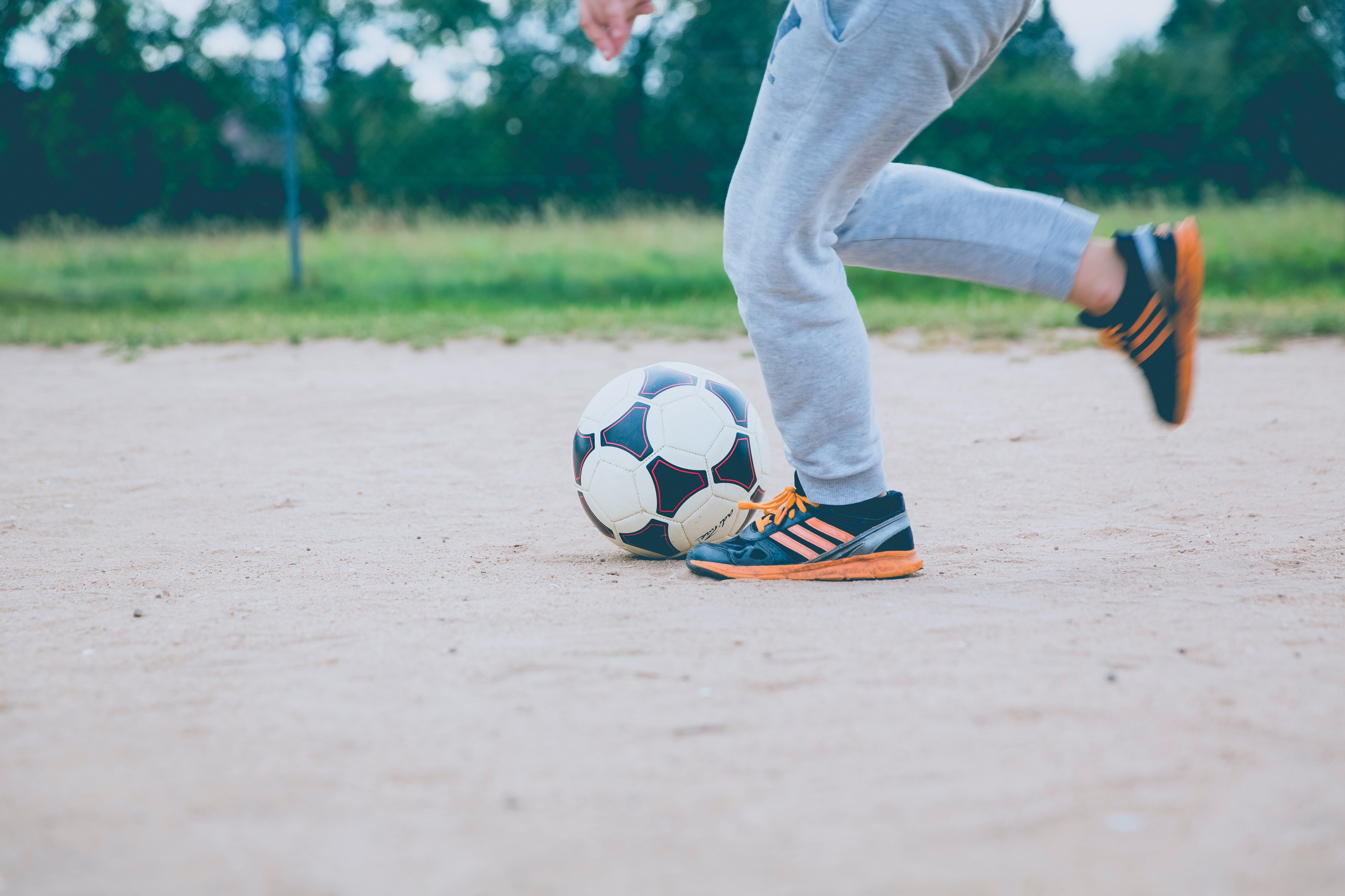 athlete-ball-field-168872